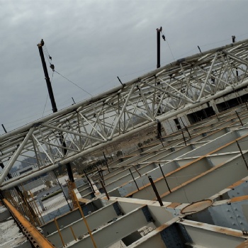 Steel structure hangar